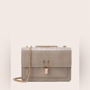 Women's Fashionable Crocodileodile Patterned Flapover
Chain Shoulder